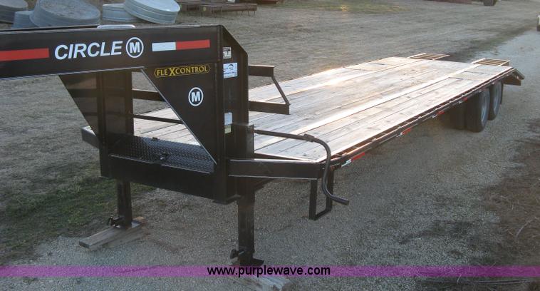 image for item K2813 2009 Circle M gooseneck flatbed trailer
