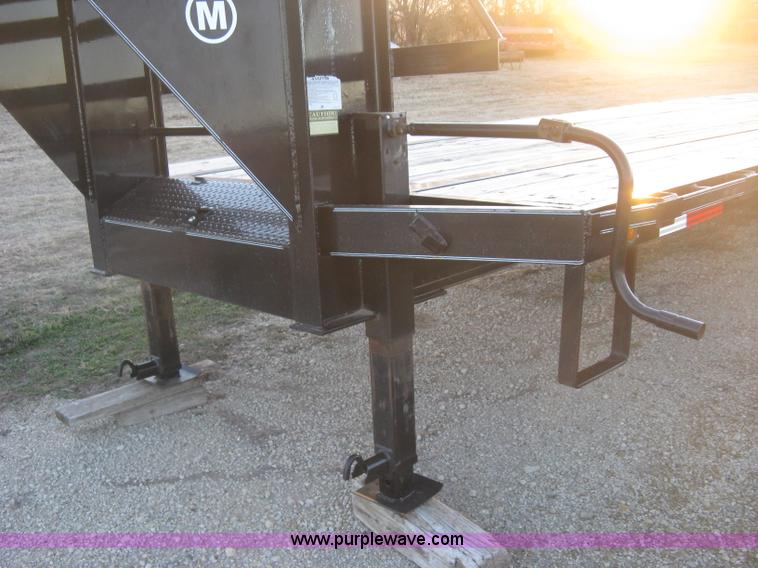image for item K2813 2009 Circle M gooseneck flatbed trailer
