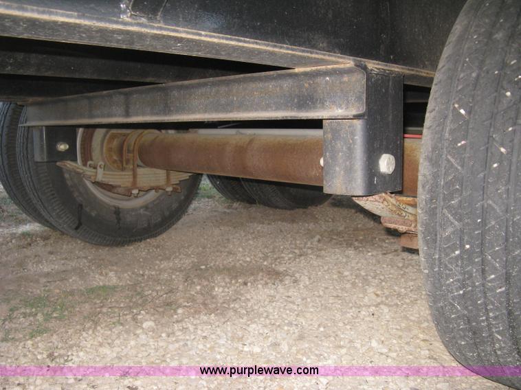 image for item K2813 2009 Circle M gooseneck flatbed trailer