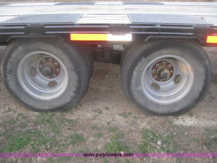 image for item K2813 2009 Circle M gooseneck flatbed trailer