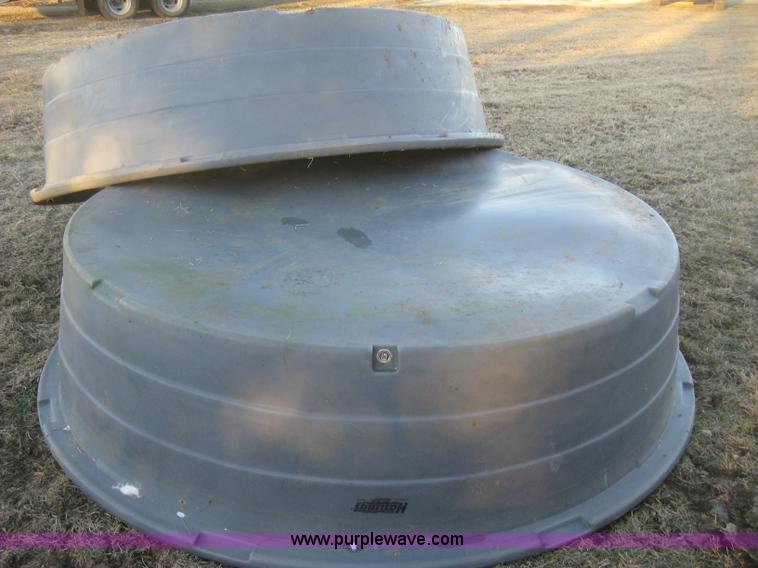 (2) Hastings 8' poly stock tanks in Lyons, KS Item K2828 sold