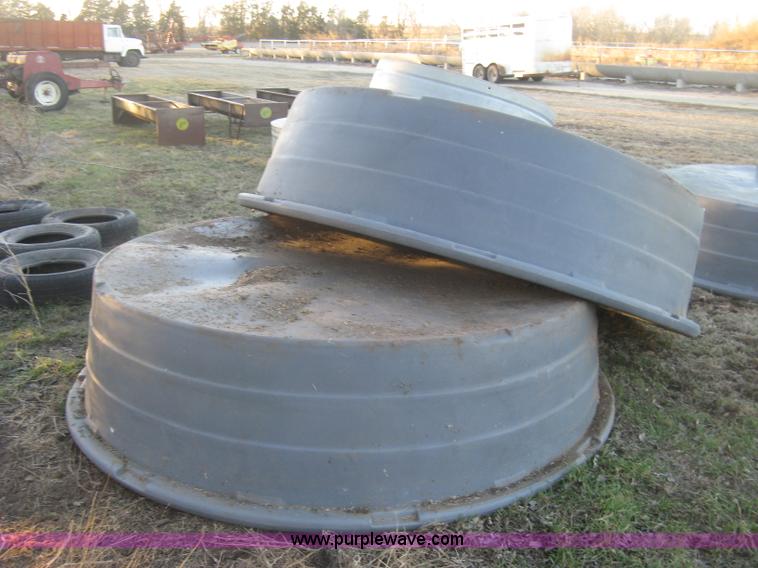 (2) Hastings 8' poly stock tanks in Lyons, KS Item K2829 sold