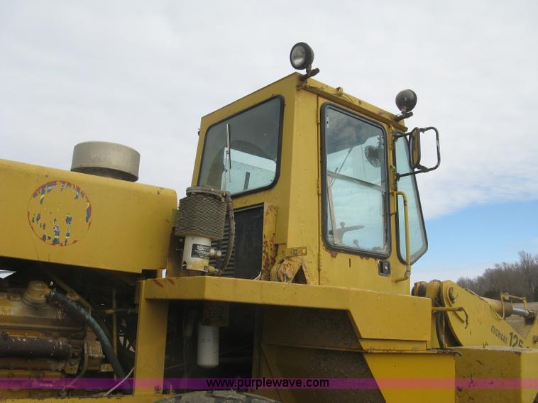 image for item K2830 1985 Clark 125C wheel loader