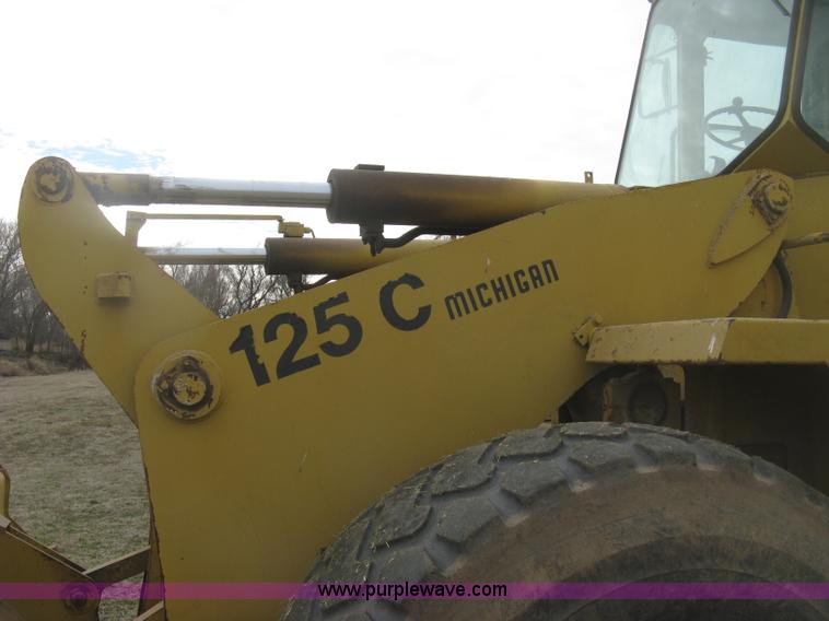 image for item K2830 1985 Clark 125C wheel loader