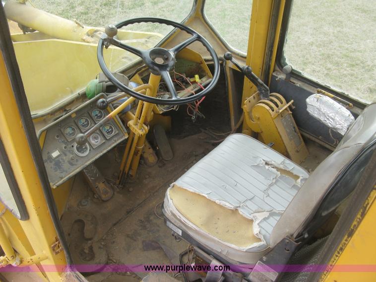 image for item K2830 1985 Clark 125C wheel loader