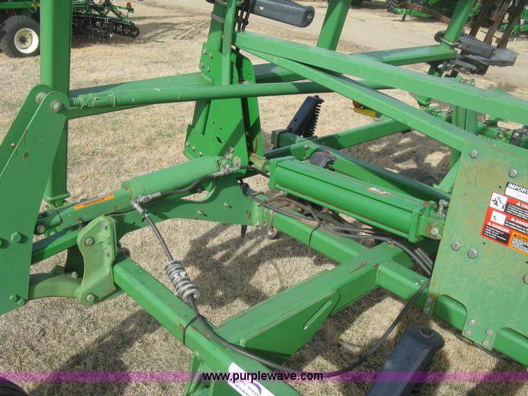 image for item K2873 2002 John Deere 2400 folding chisel plow