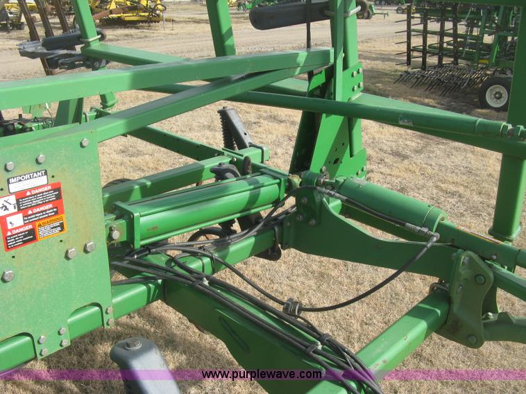 image for item K2873 2002 John Deere 2400 folding chisel plow