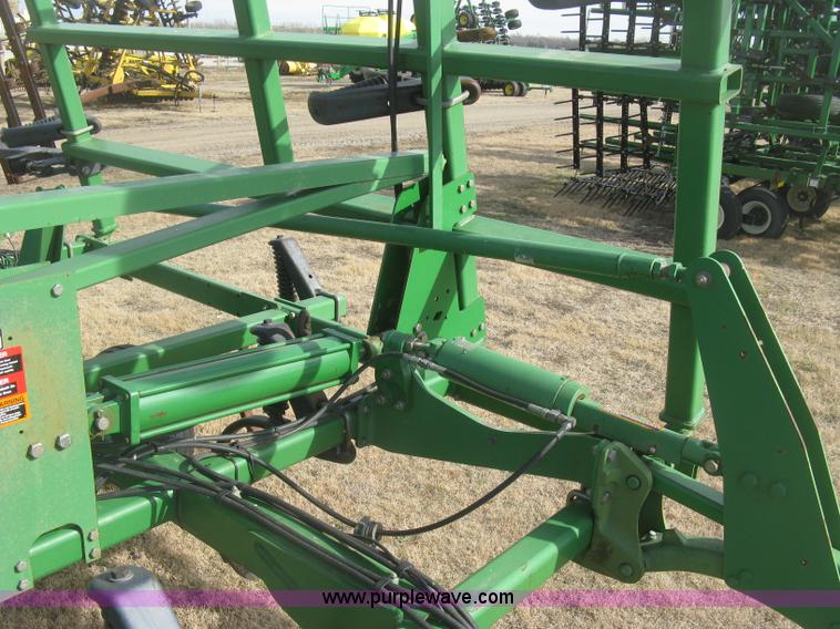 image for item K2873 2002 John Deere 2400 folding chisel plow