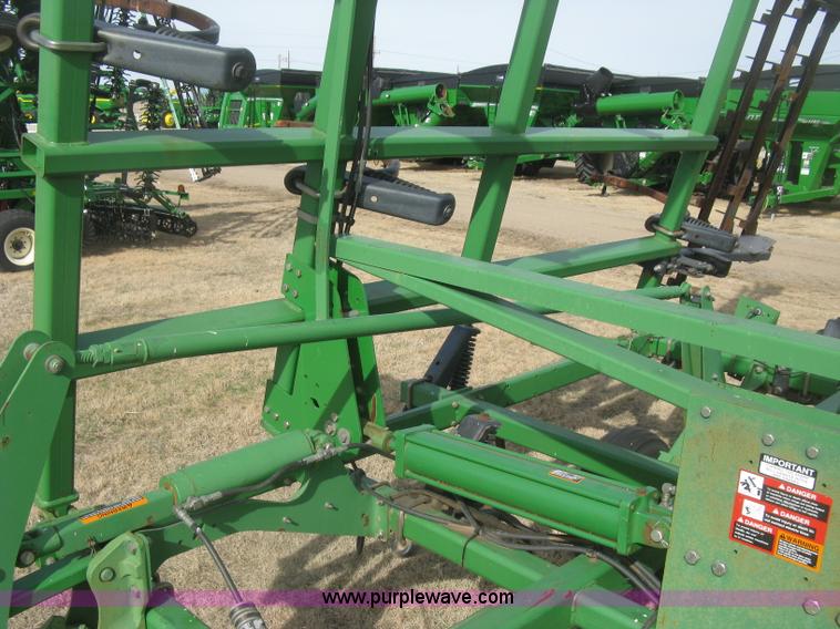 image for item K2873 2002 John Deere 2400 folding chisel plow