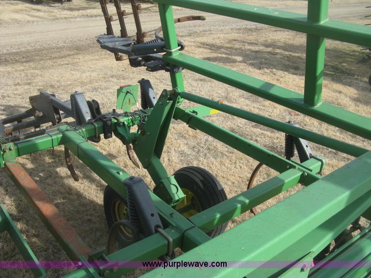 image for item K2873 2002 John Deere 2400 folding chisel plow