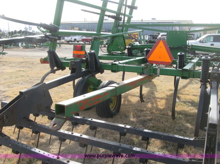 image for item K2873 2002 John Deere 2400 folding chisel plow