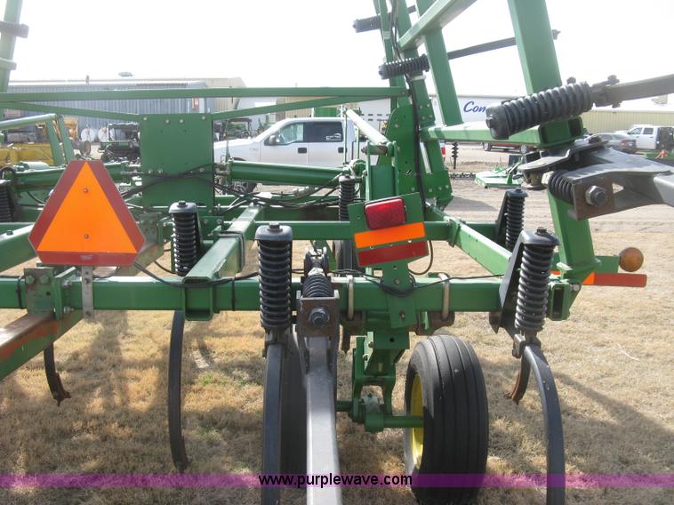 image for item K2873 2002 John Deere 2400 folding chisel plow