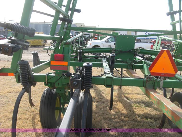 image for item K2873 2002 John Deere 2400 folding chisel plow