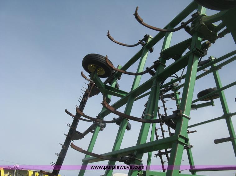 image for item K2873 2002 John Deere 2400 folding chisel plow