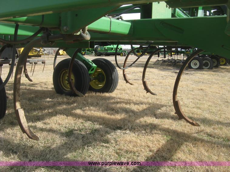 image for item K2873 2002 John Deere 2400 folding chisel plow