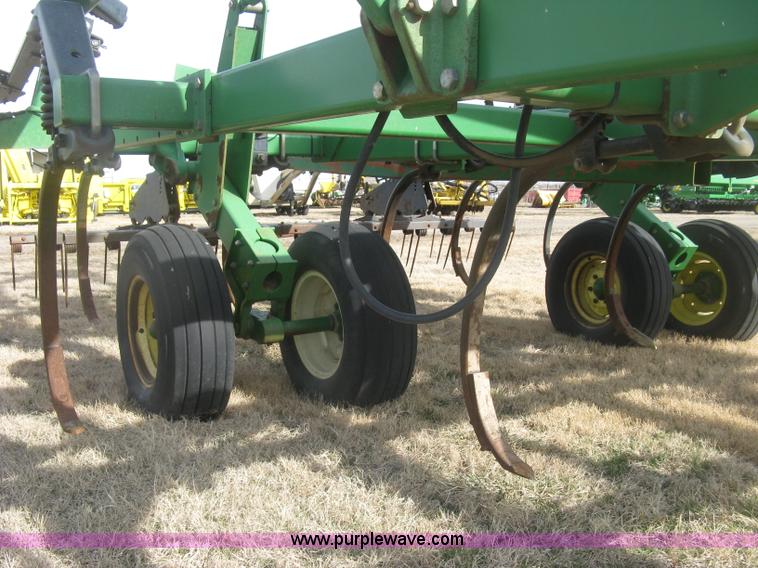 image for item K2873 2002 John Deere 2400 folding chisel plow