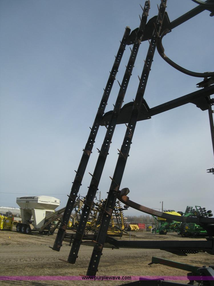 image for item K2873 2002 John Deere 2400 folding chisel plow