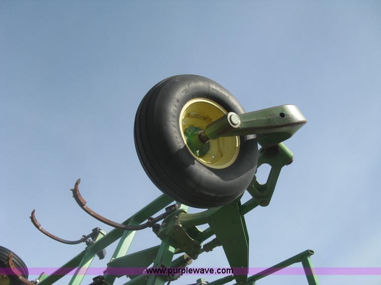 image for item K2873 2002 John Deere 2400 folding chisel plow