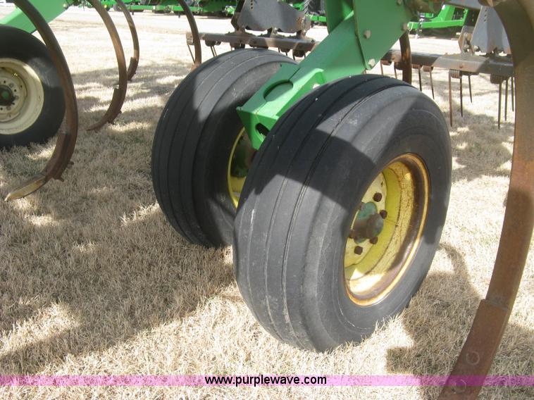 image for item K2873 2002 John Deere 2400 folding chisel plow