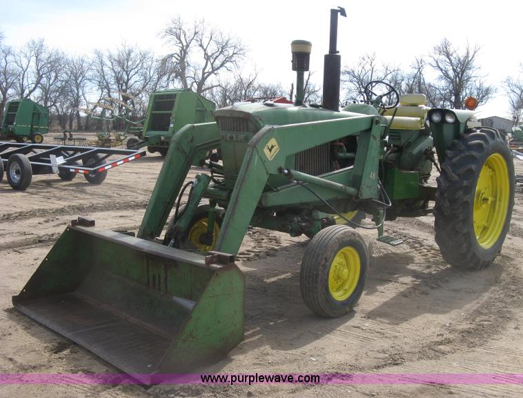 image for item K2905 John Deere 3010 tractor