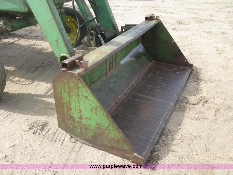 image for item K2905 John Deere 3010 tractor