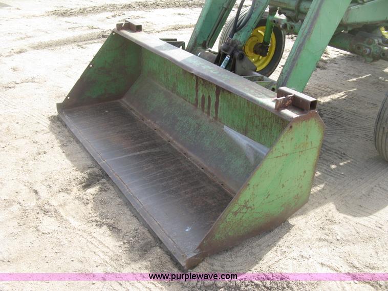 image for item K2905 John Deere 3010 tractor