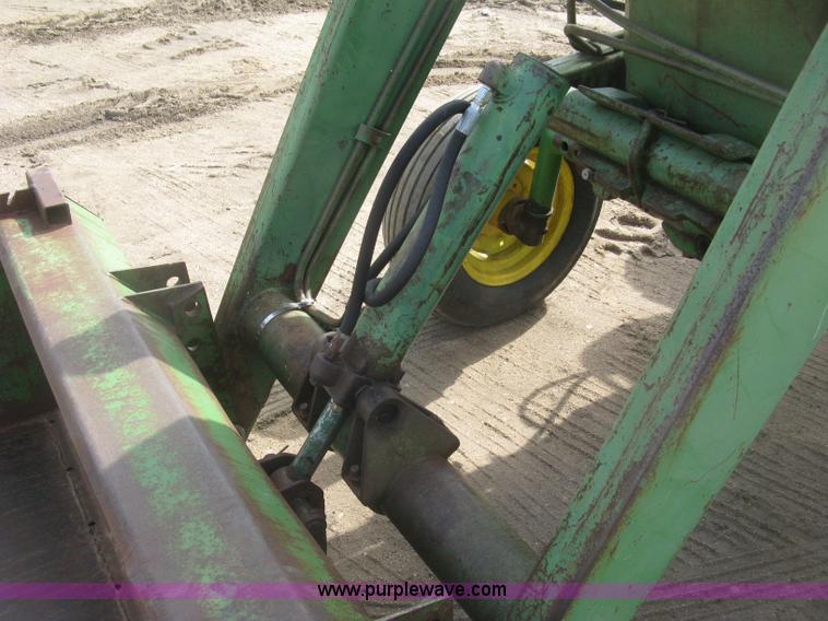 image for item K2905 John Deere 3010 tractor