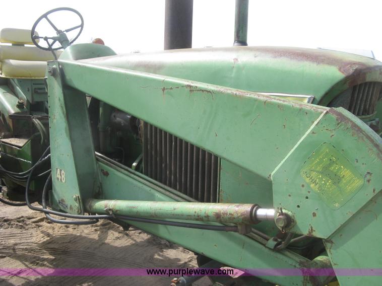 image for item K2905 John Deere 3010 tractor