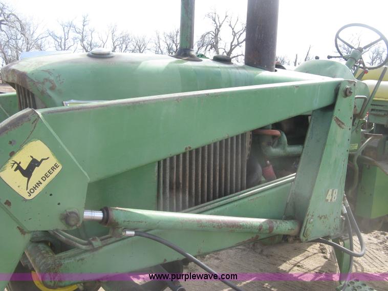 image for item K2905 John Deere 3010 tractor