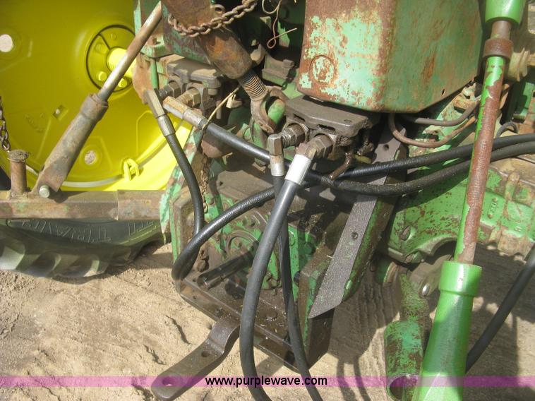 image for item K2905 John Deere 3010 tractor