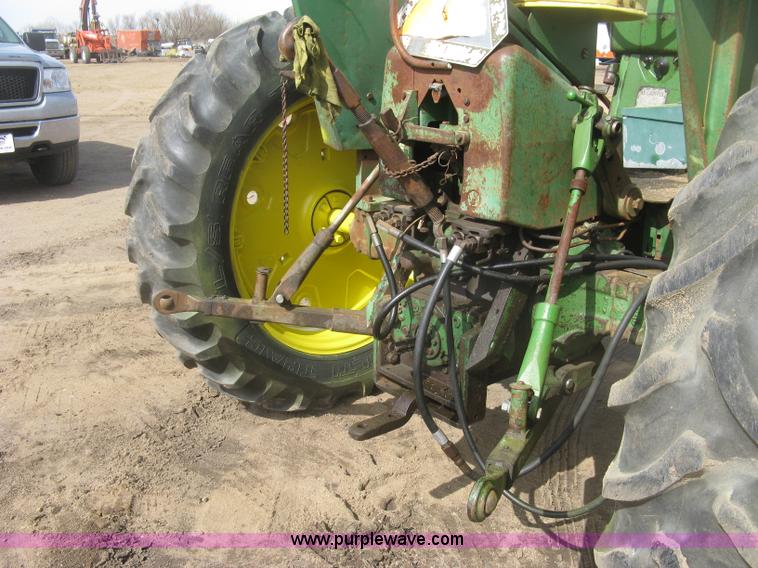 image for item K2905 John Deere 3010 tractor