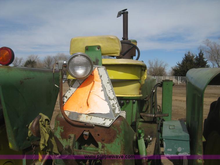 image for item K2905 John Deere 3010 tractor