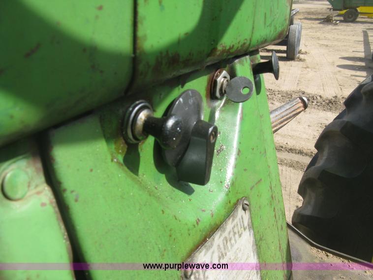 image for item K2905 John Deere 3010 tractor