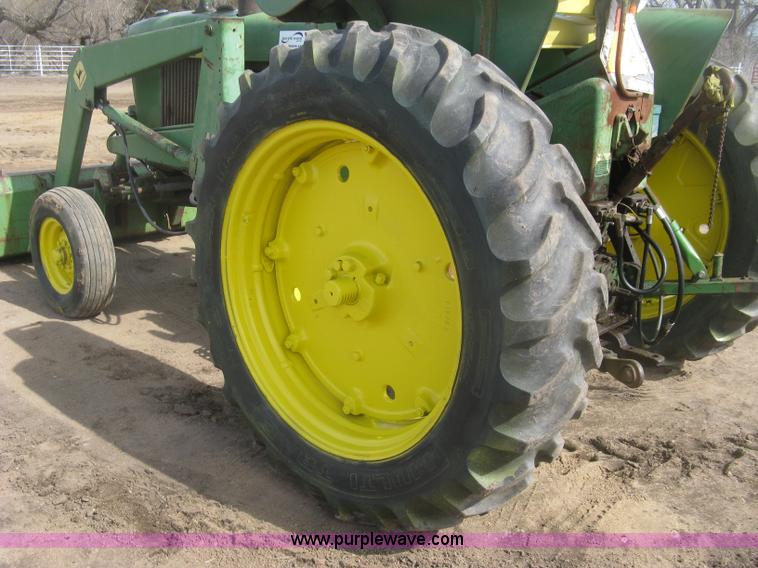 image for item K2905 John Deere 3010 tractor