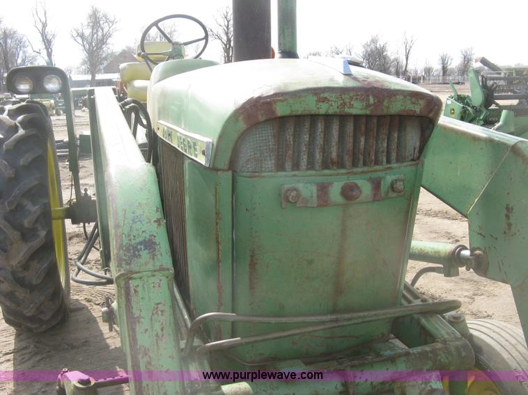 image for item K2905 John Deere 3010 tractor