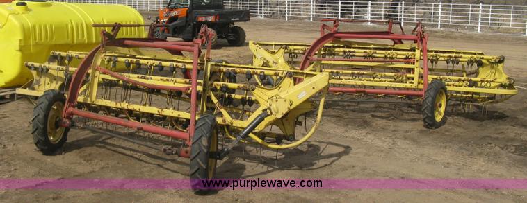 image for item K2910 New Holland hay rakes with tandem hitch