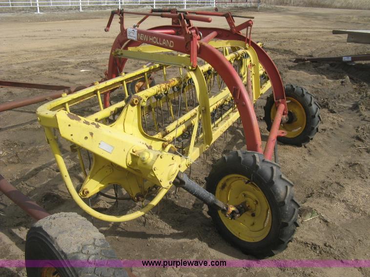 image for item K2910 New Holland hay rakes with tandem hitch