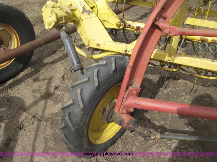 image for item K2910 New Holland hay rakes with tandem hitch