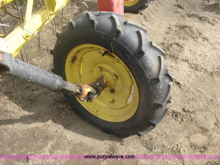 image for item K2910 New Holland hay rakes with tandem hitch