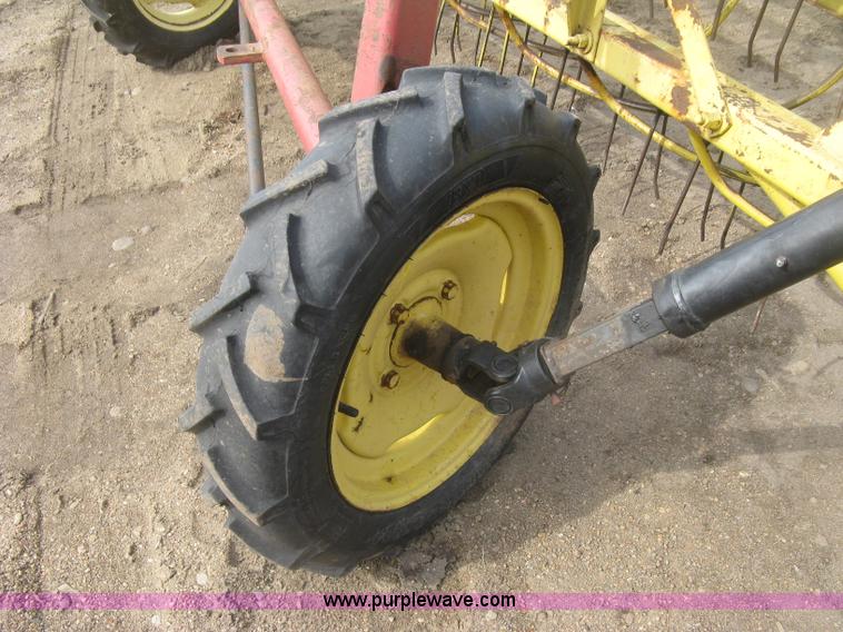 image for item K2910 New Holland hay rakes with tandem hitch
