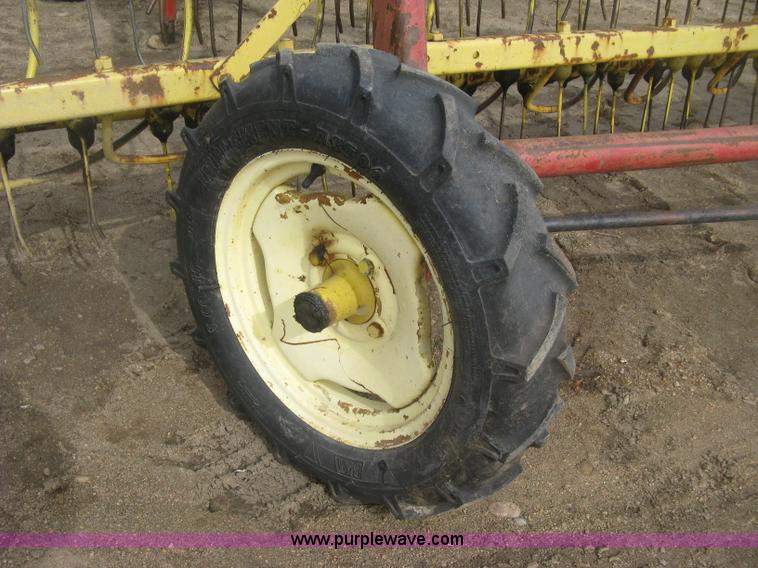 image for item K2910 New Holland hay rakes with tandem hitch