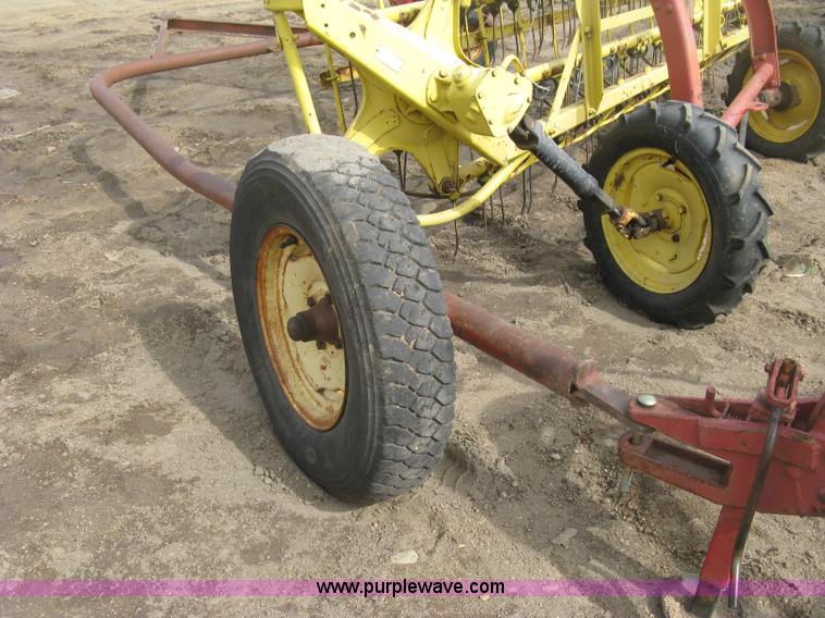 image for item K2910 New Holland hay rakes with tandem hitch