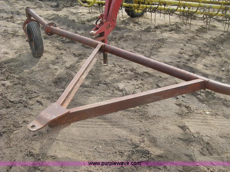 image for item K2910 New Holland hay rakes with tandem hitch