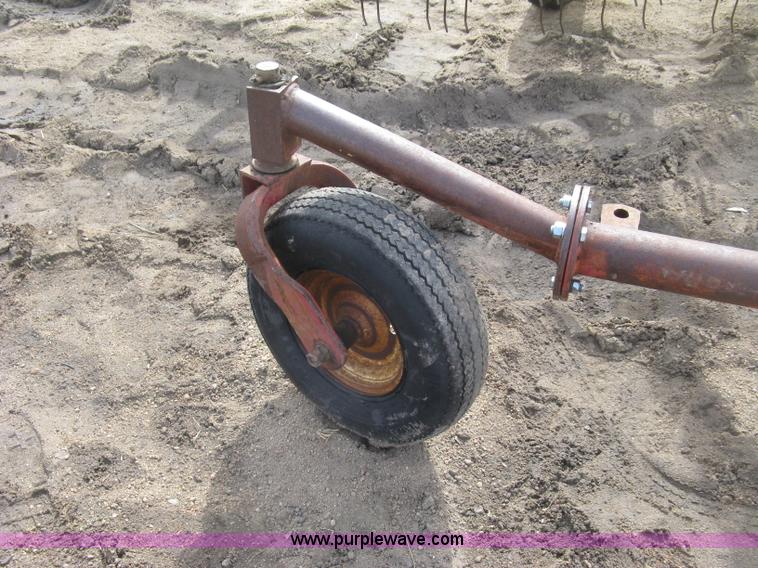 image for item K2910 New Holland hay rakes with tandem hitch