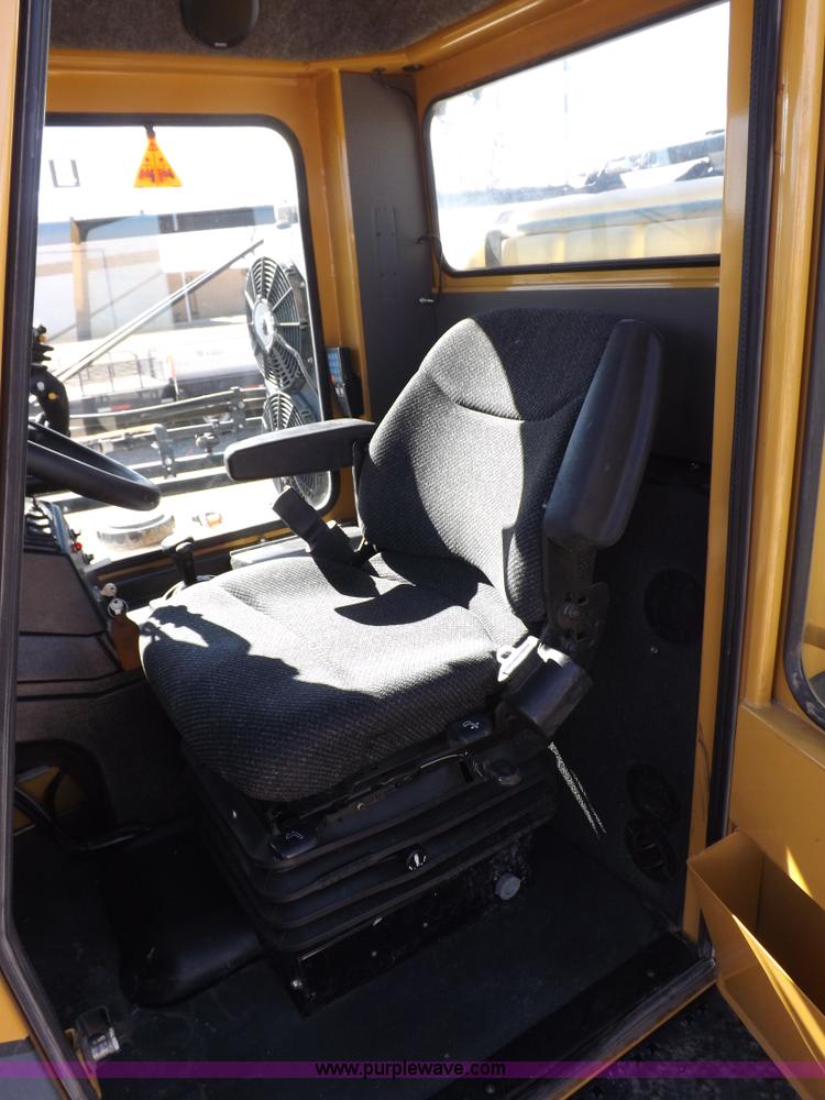 image for item K3199 2013 SpraCoupe 4460 self-propelled sprayer