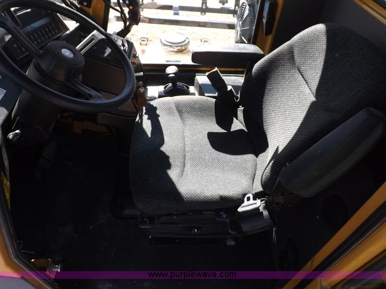 image for item K3199 2013 SpraCoupe 4460 self-propelled sprayer