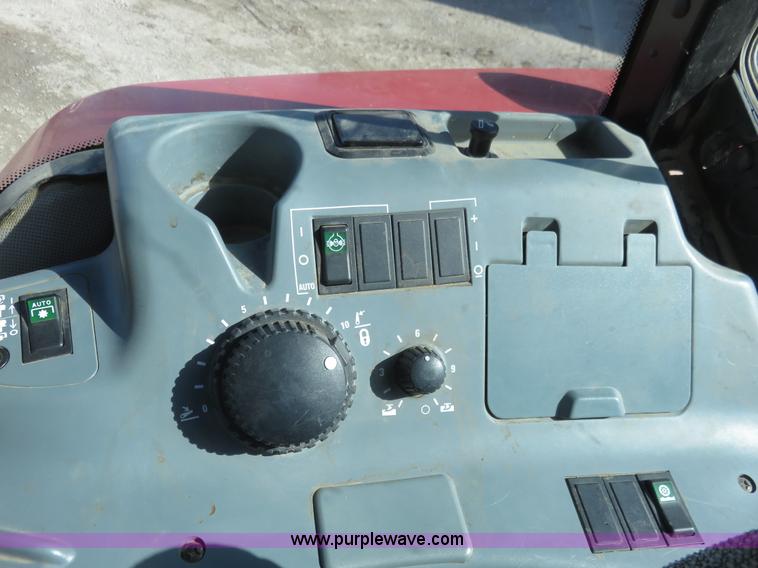 image for item K7085 2002 Case IH MX110 tractor