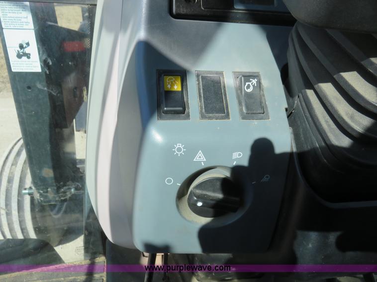 image for item K7085 2002 Case IH MX110 tractor