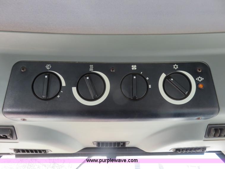 image for item K7085 2002 Case IH MX110 tractor