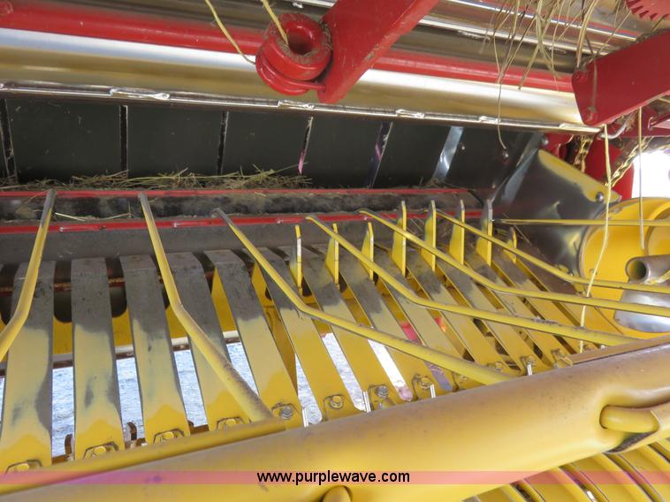 image for item K7086 2009 New Holland BR7070 round baler